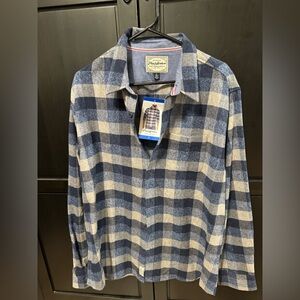 Flag and Anthem flannel. Size XL.